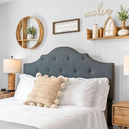 One-Of-A-Kind Smart, Cookie Themed Home For Up To 6 Clarksville Ngoại thất bức ảnh