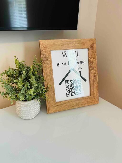 One-Of-A-Kind Smart, Cookie Themed Home For Up To 6 Clarksville Ngoại thất bức ảnh