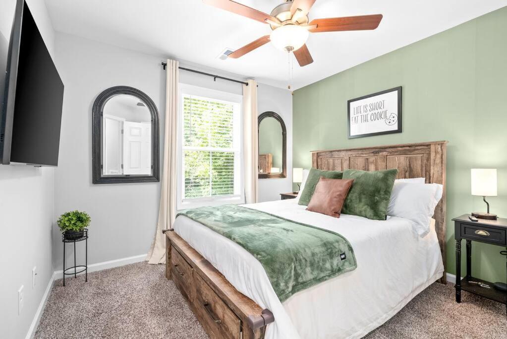One-Of-A-Kind Smart, Cookie Themed Home For Up To 6 Clarksville Ngoại thất bức ảnh