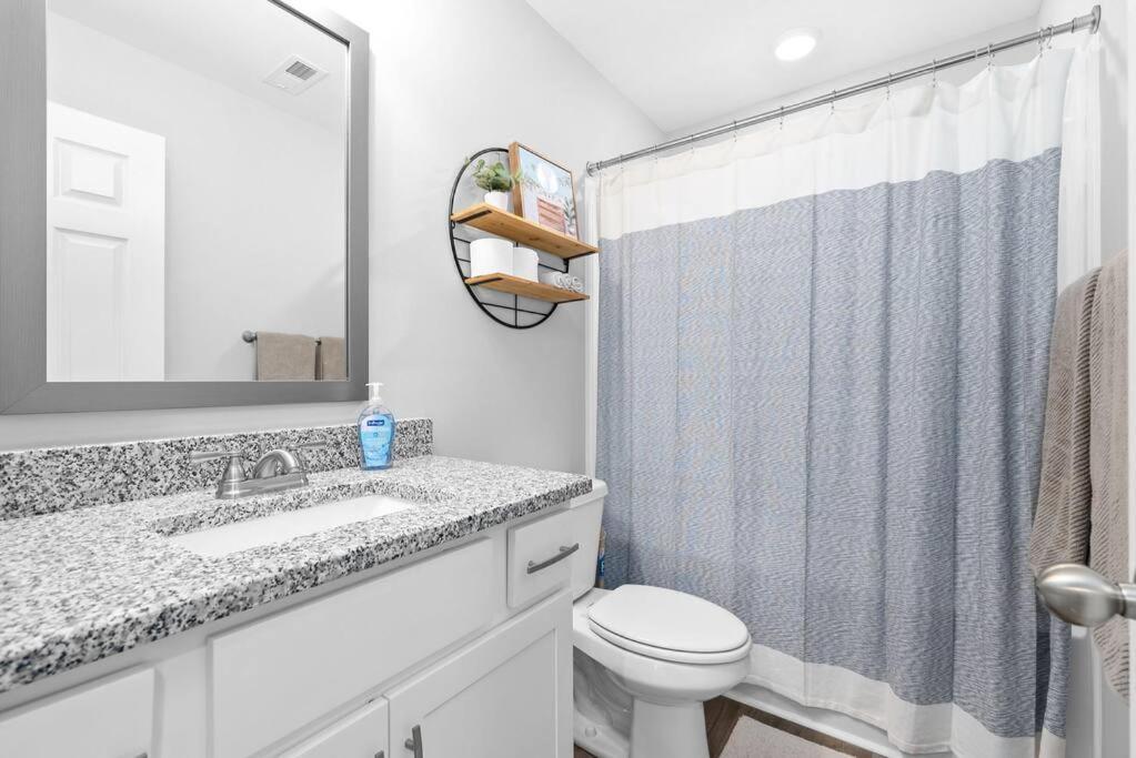 One-Of-A-Kind Smart, Cookie Themed Home For Up To 6 Clarksville Ngoại thất bức ảnh