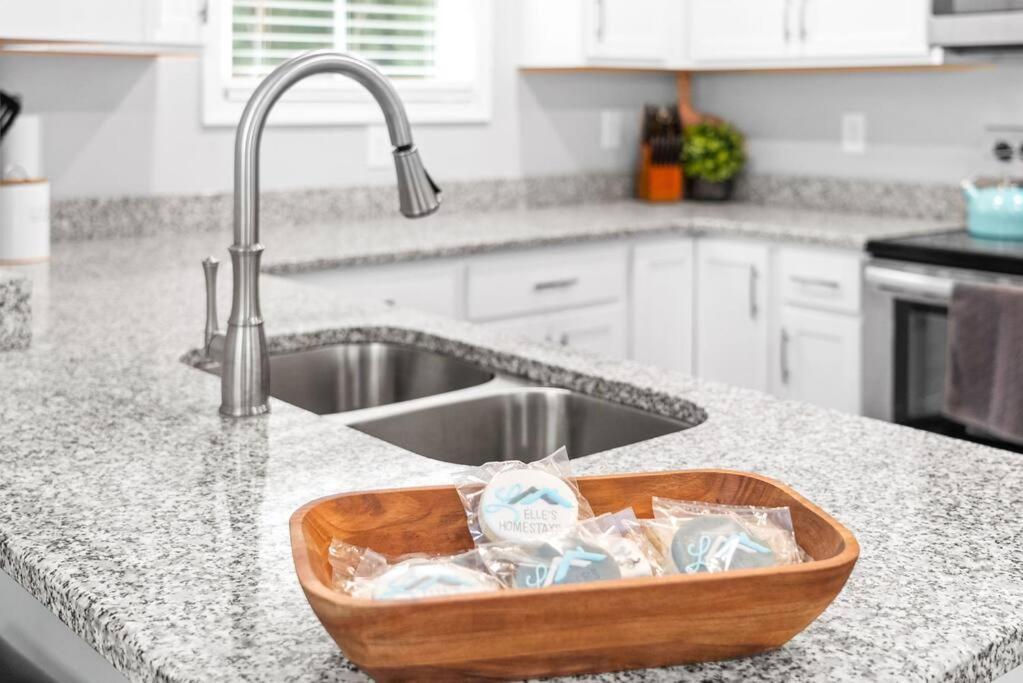 One-Of-A-Kind Smart, Cookie Themed Home For Up To 6 Clarksville Ngoại thất bức ảnh